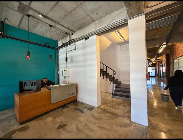 87M² BUILDING TO LET IN SALT RIVER